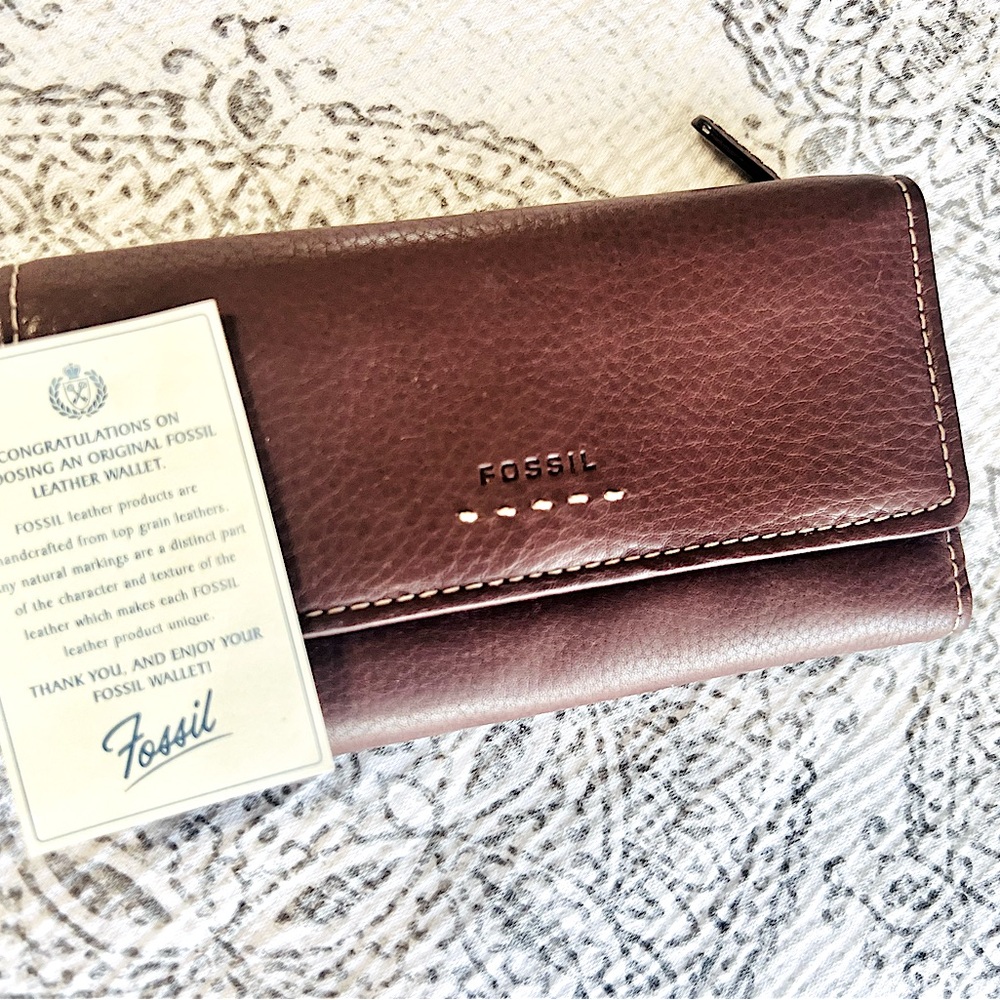 Fossil Brown Pebbled Leather Tri-Fold Wallet